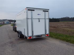 TP 470-2700 cargo m/rampe og sidedør i glasfiber